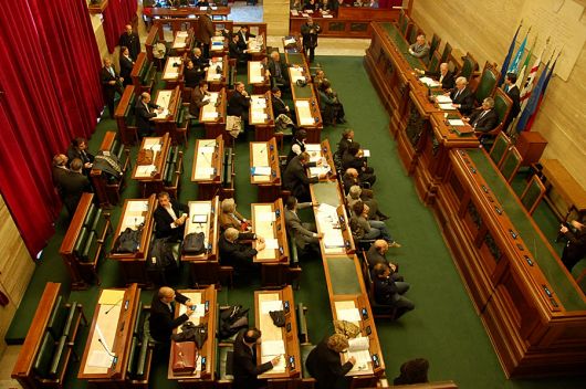 sala_del_consiglio_comunale_di_cagliari_hp_d0