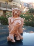 MIMMO DI CATERINO – LA SUA SCULTURA “ESCORT” DONATA AL GRUPPO CONSILIARE FdS